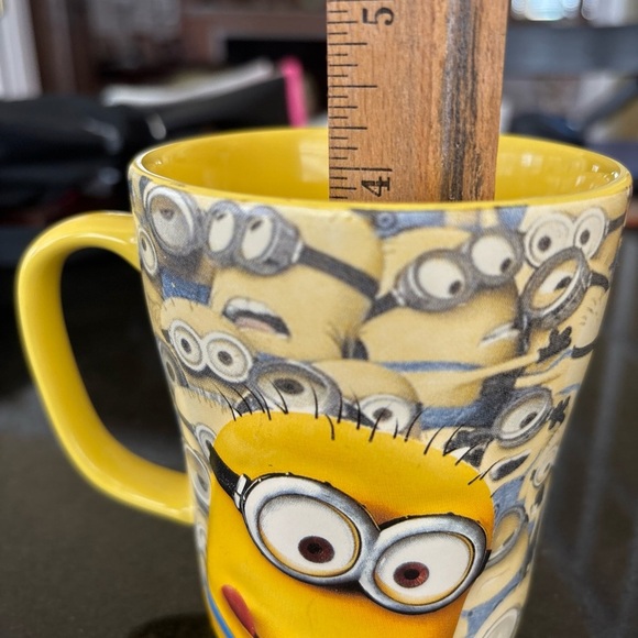 Universal Studios Minions despicable Me One Eyed Mayhem Yellow Coffee Mug 14 oz - Picture 3 of 6